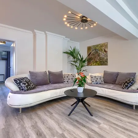 Kalina By Interhome Vila Pula